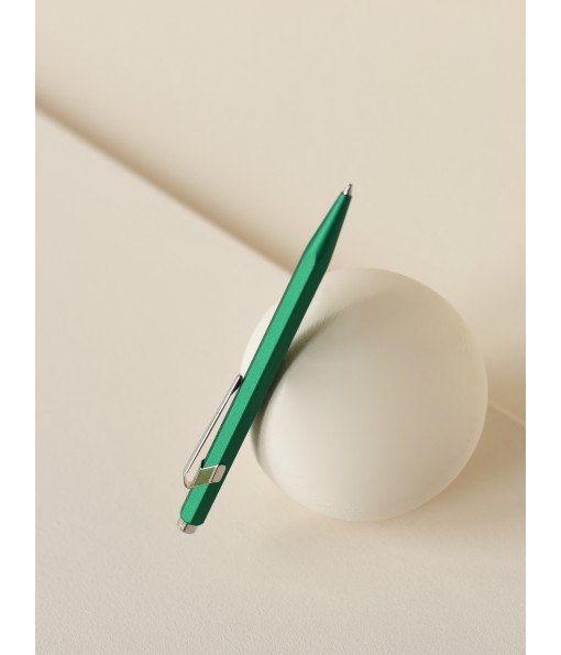 Stylo bille Caran d'ache 849 Vert avec étui