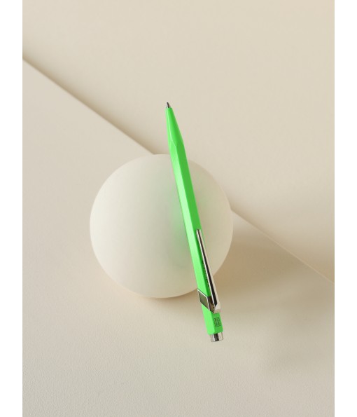 Stylo bille Caran d'ache 849 Vert fluo avec étui