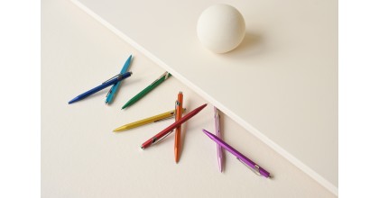 Pourquoi l’écriture manuscrite surclasse les claviers : un éloge à la plume